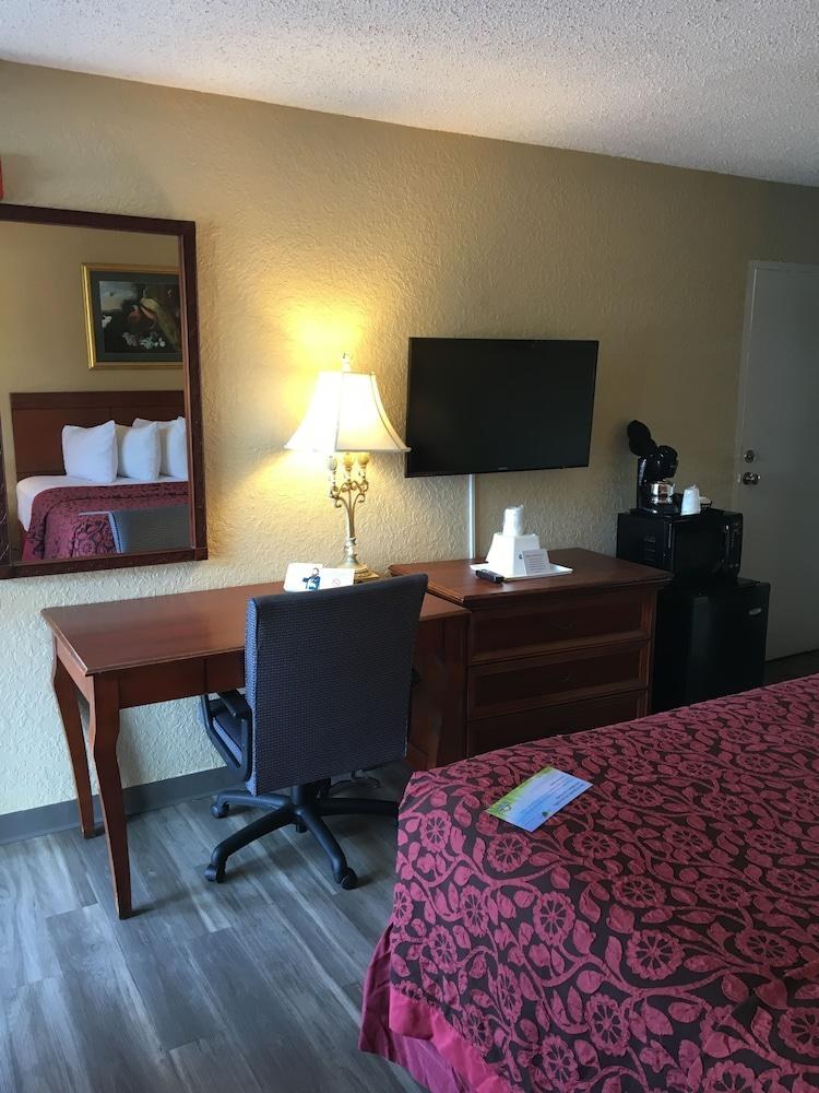 DAYS INN ORLANDO DOWNTOWN photo 3