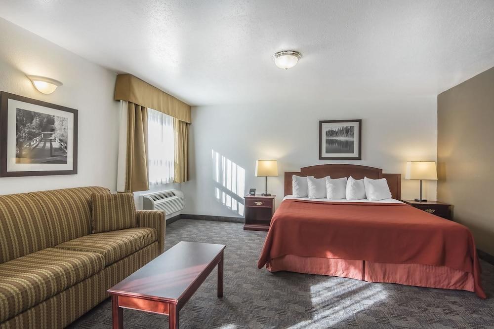 QUALITY HOTEL & CONFERENCE CENTRE photo 2