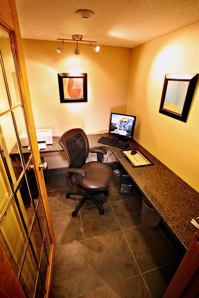 QUALITY INN & CONFERENCE CENTRE DOWNTOWN