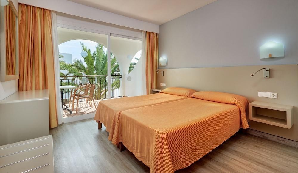 APARTAMENTOS CALA D'OR PLAYA photo 4