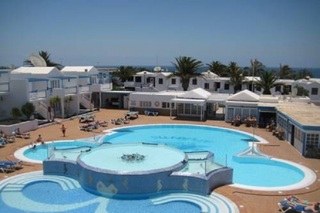 Atlantis Las Lomas Apts. photo 4