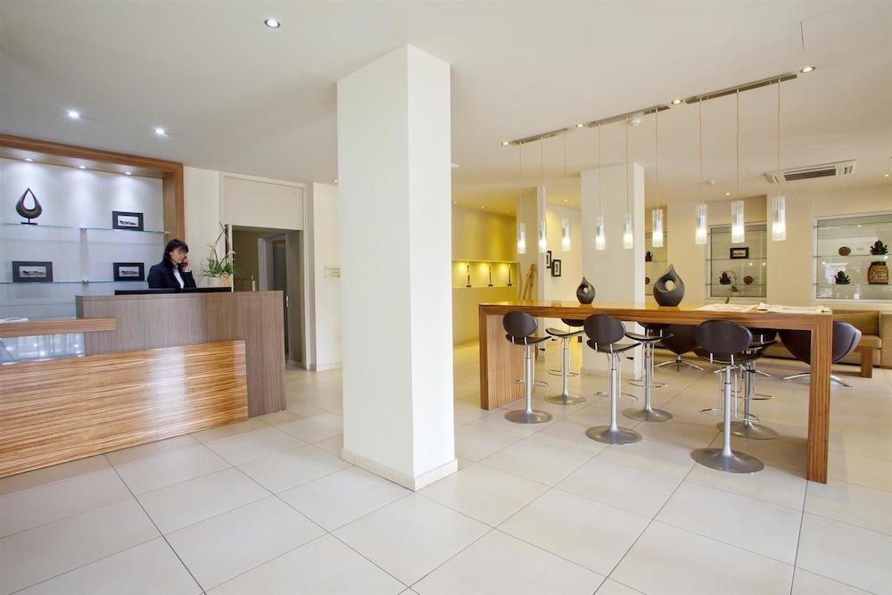 ALMOND BUSINESS SUITES photo 4