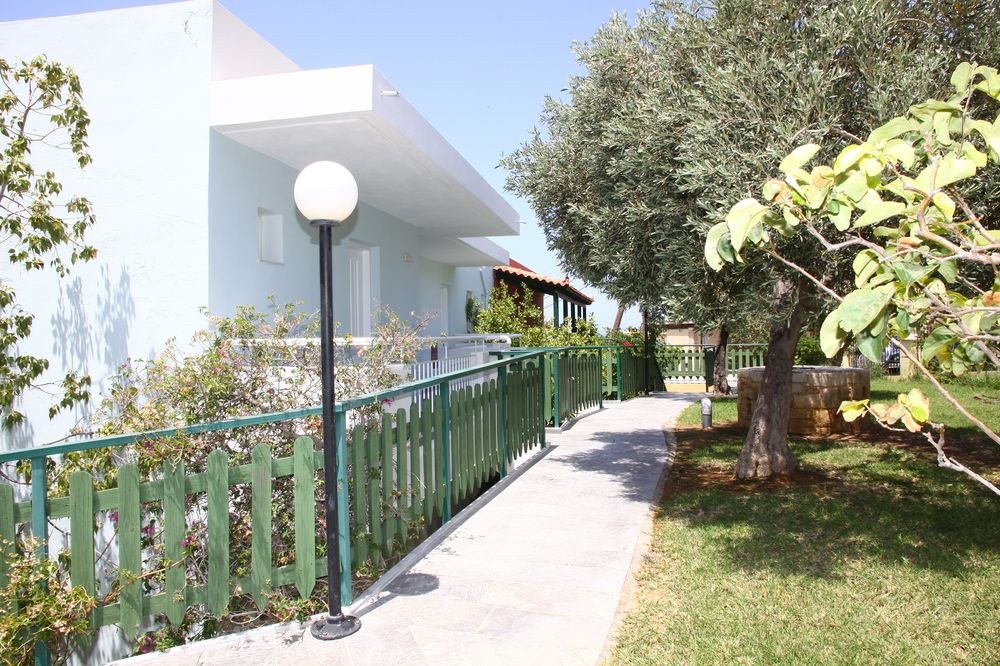BELLOS APARTMENTS photo 1