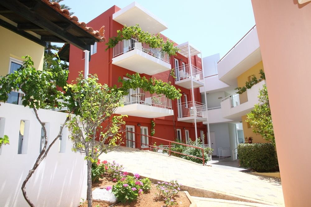 BELLOS APARTMENTS photo 3