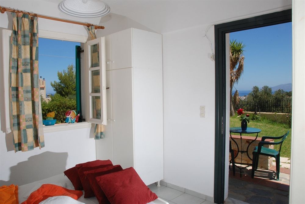 GOLDEN VALENTIN APARTMENTS photo 2