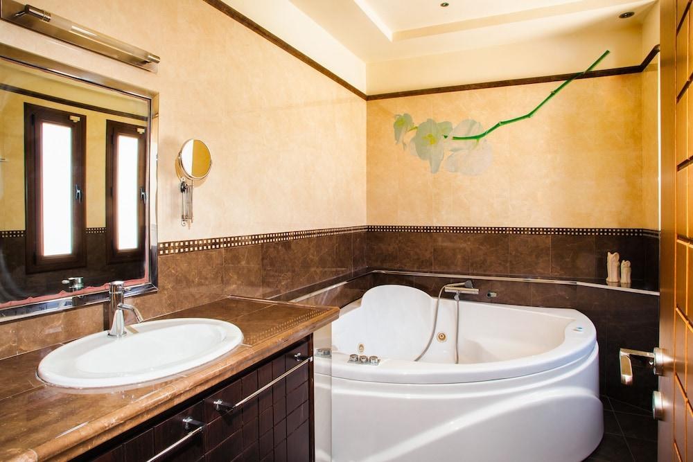 ALEXANDER VILLAS photo 2