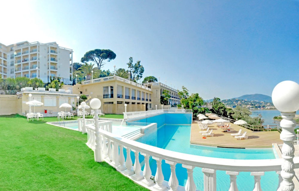 THE ROYAL GRAND HOTEL photo 4