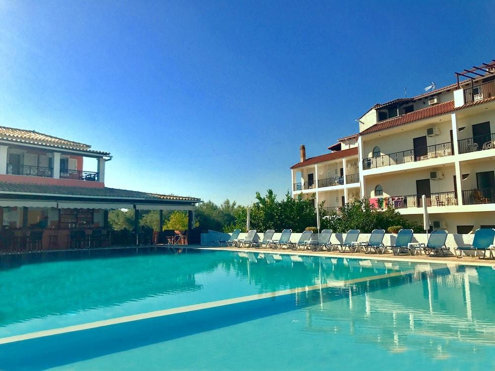 CCB BRUSKOS HOTEL photo 2
