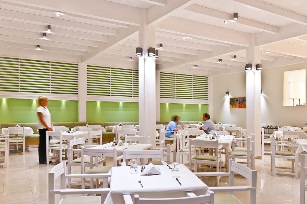 LINDOS WHITE HOTEL & SUITES photo 4