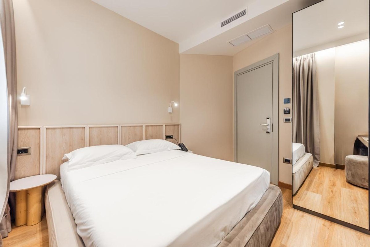 HOTEL ARAGOSTA photo 3