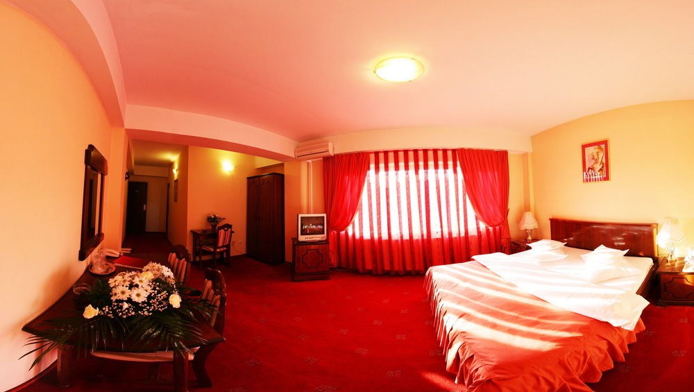 PREMIER HOTEL