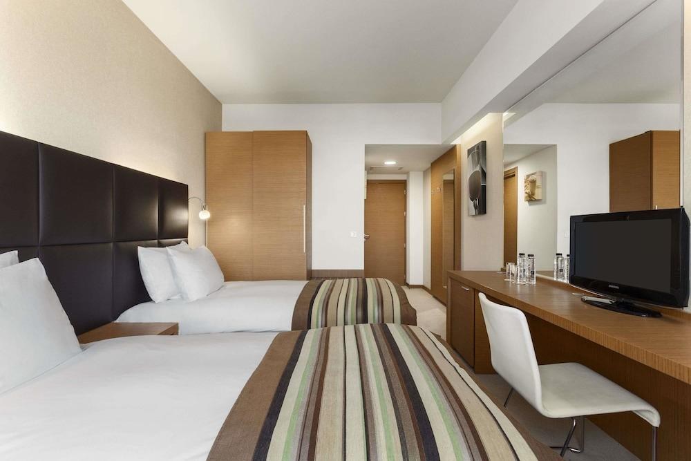 RAMADA ORADEA photo 3