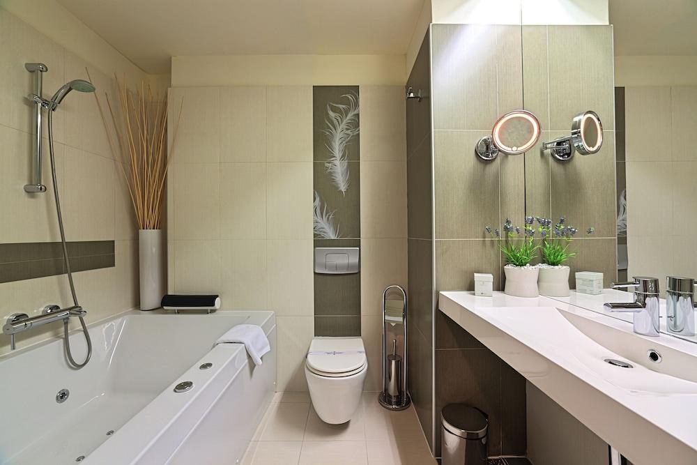 HOTEL CUBIX photo 2