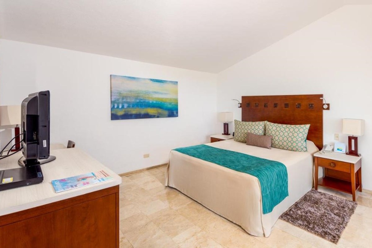 THE ROYAL CANCUN ALL SUITES RESORT photo 2