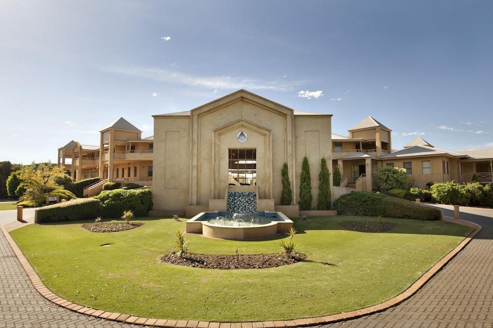 ABBEY BEACH RESORT photo 2