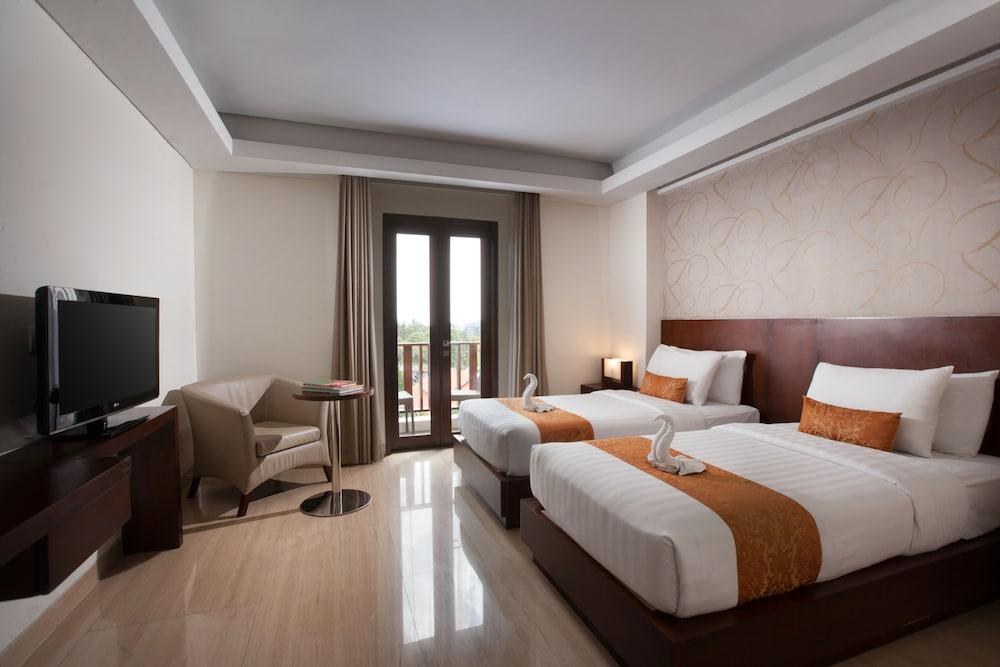 SENSE HOTEL SEMINYAK photo 4
