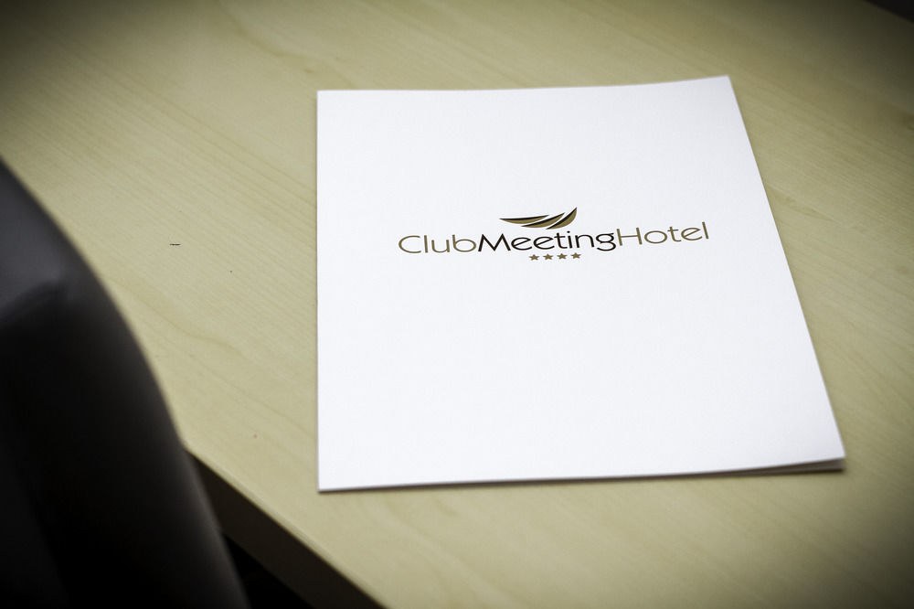 CLUB MEETING HOTEL