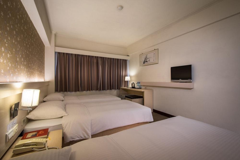 New World Hotel photo 3