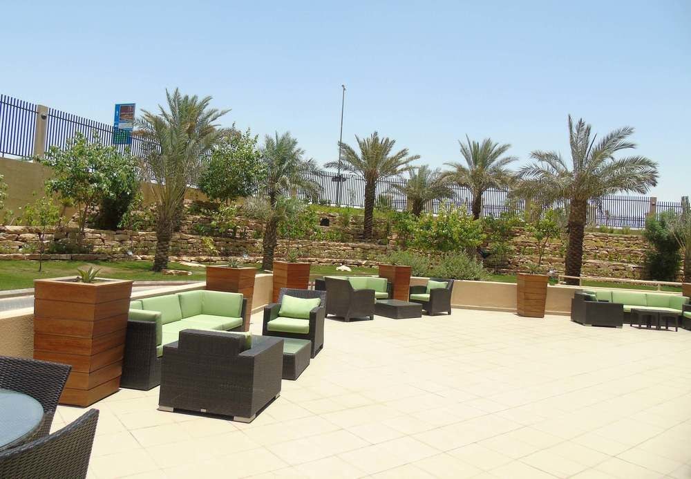 COURTYARD BY MARRIOTT DIPLOMAT photo 4
