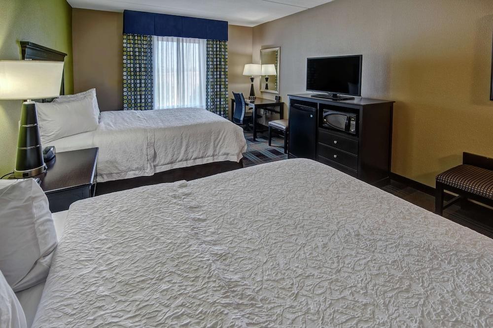 Hampton Inn & Suites Clarksville photo 2