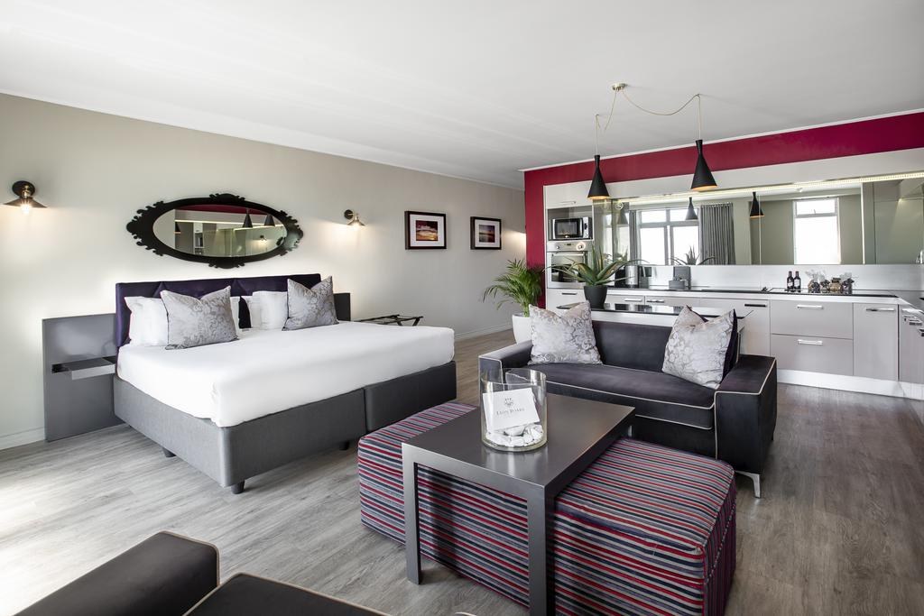 THE HYDE ALL SUITE HOTEL & SPA photo 2