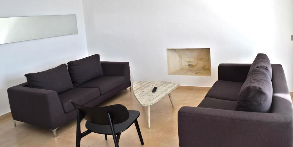 AMPHORA HOTEL & SUITES photo 4