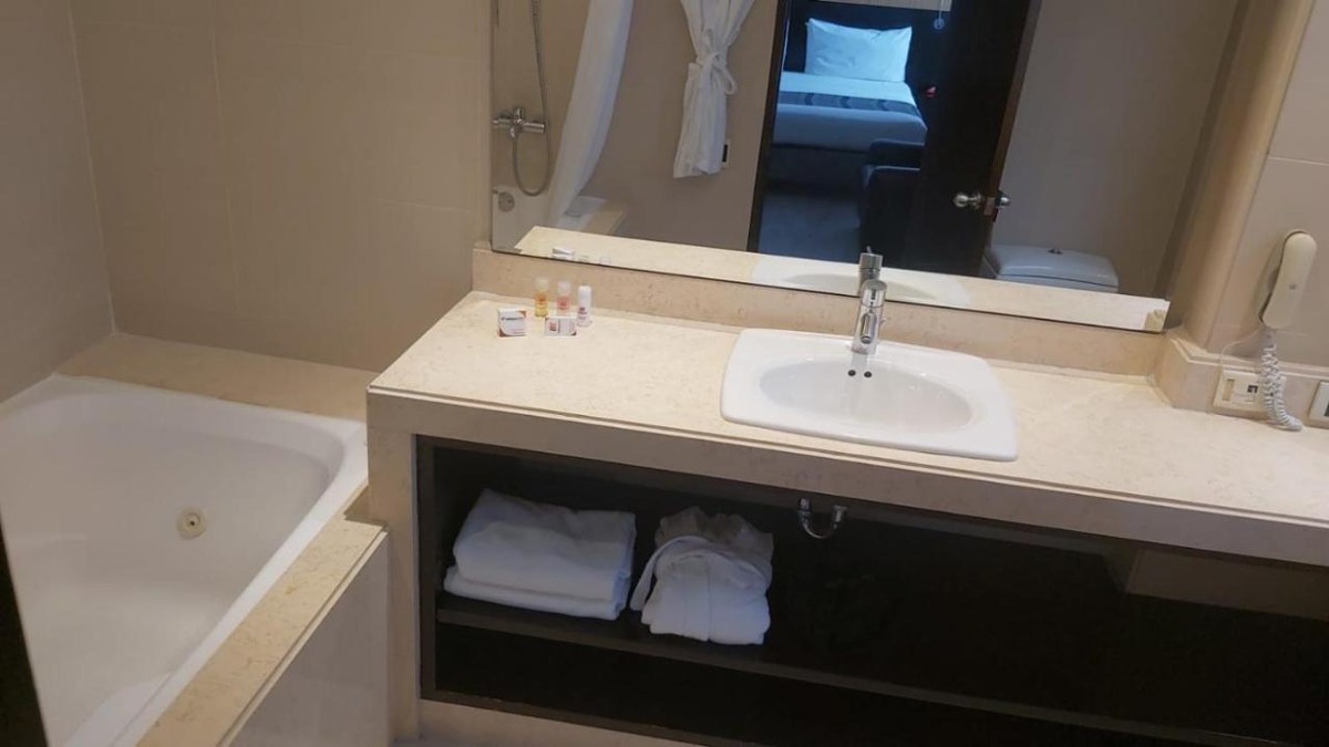 MADISSON INN HOTEL & LUXURY SUITES photo 2