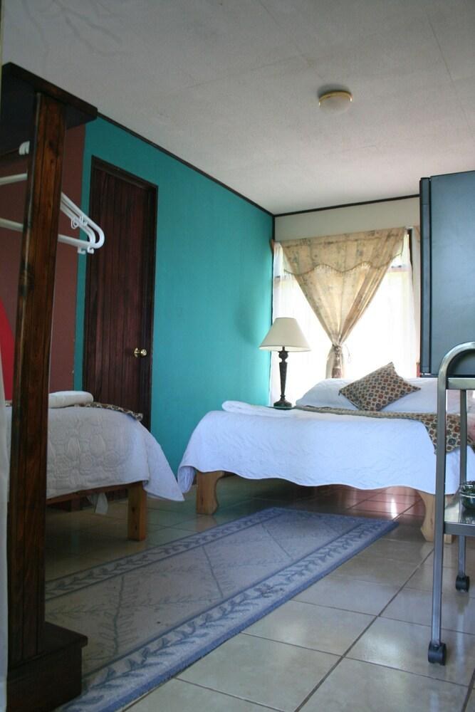 LOS JARDINES photo 1