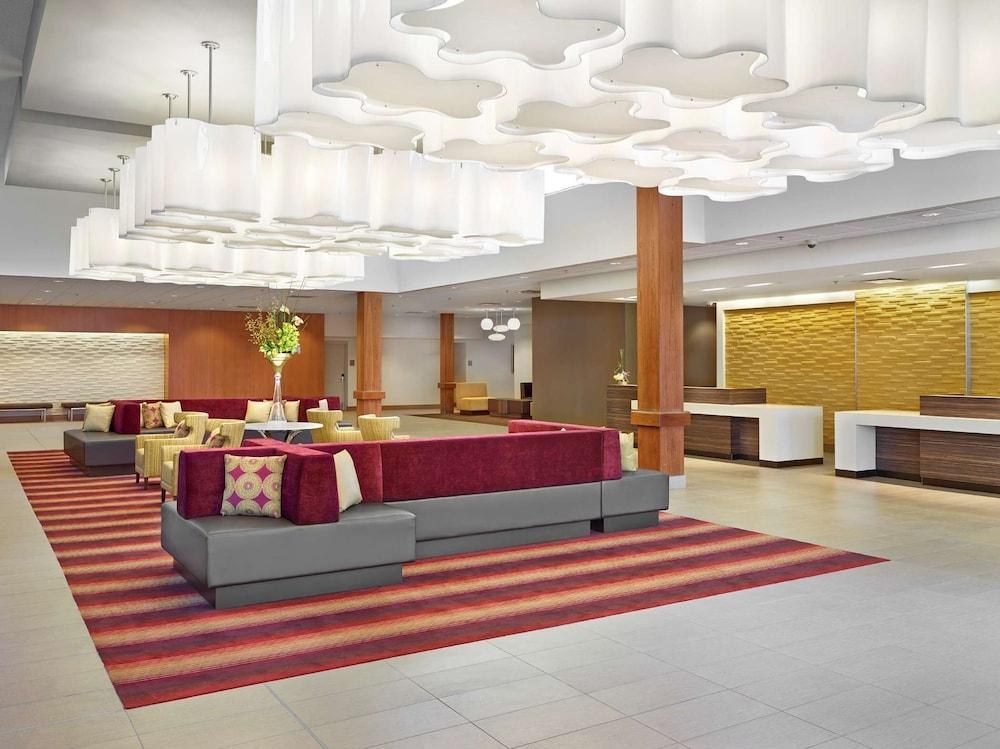 DoubleTree by Hilton West Edmonton photo 2