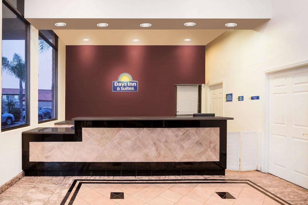 DAYS INN & SUITES ANAHEIM AT DISNEYLAND PARK photo 4