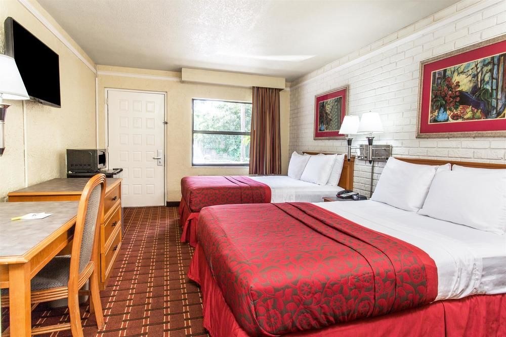 DAYS INN & SUITES ALTAMONTE SPRINGS