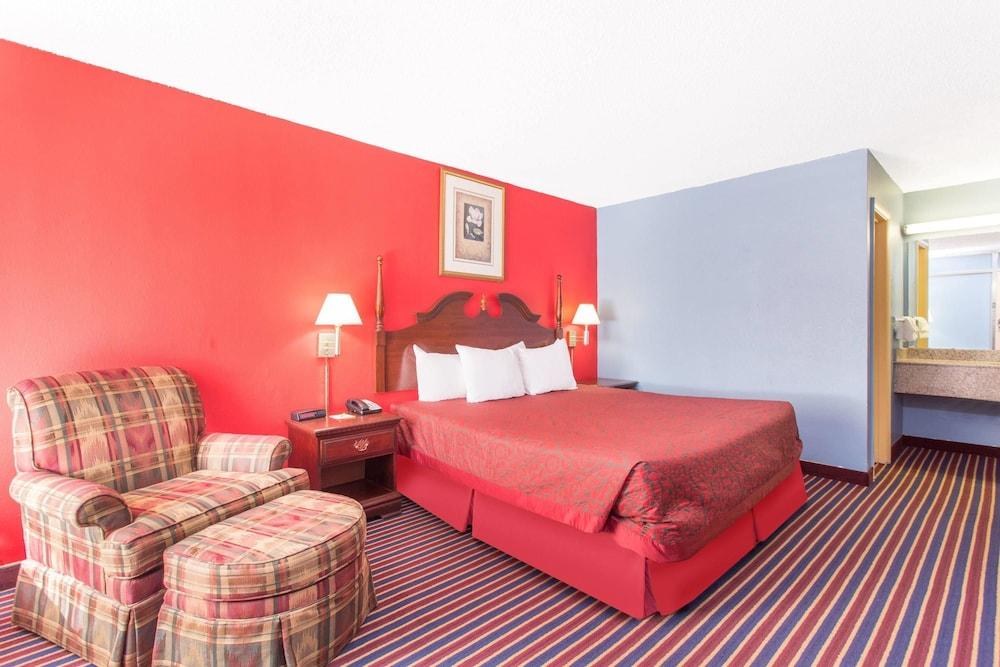 DAYS INN ALBANY photo 1