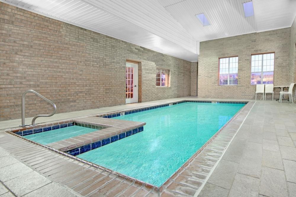 MICROTEL INN & SUITES BY WYNDHAM AMARILLO photo 4