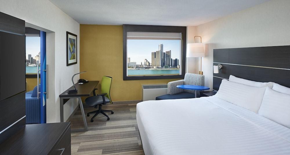 Holiday Inn Express Windsor Waterfront photo 3