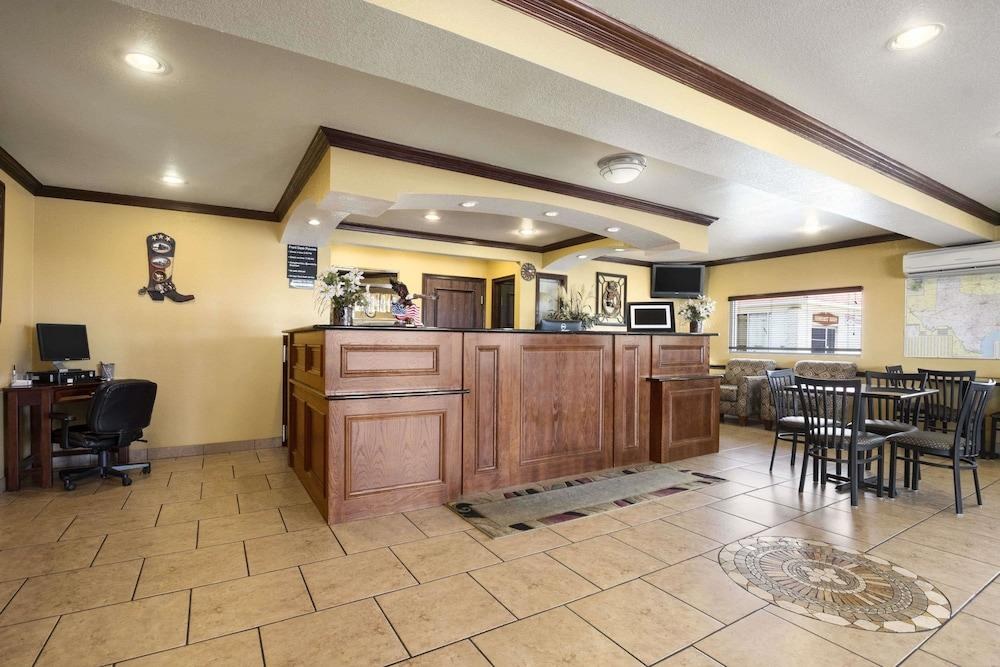 SUPER 8 AMARILLO CENTRAL TX photo 2