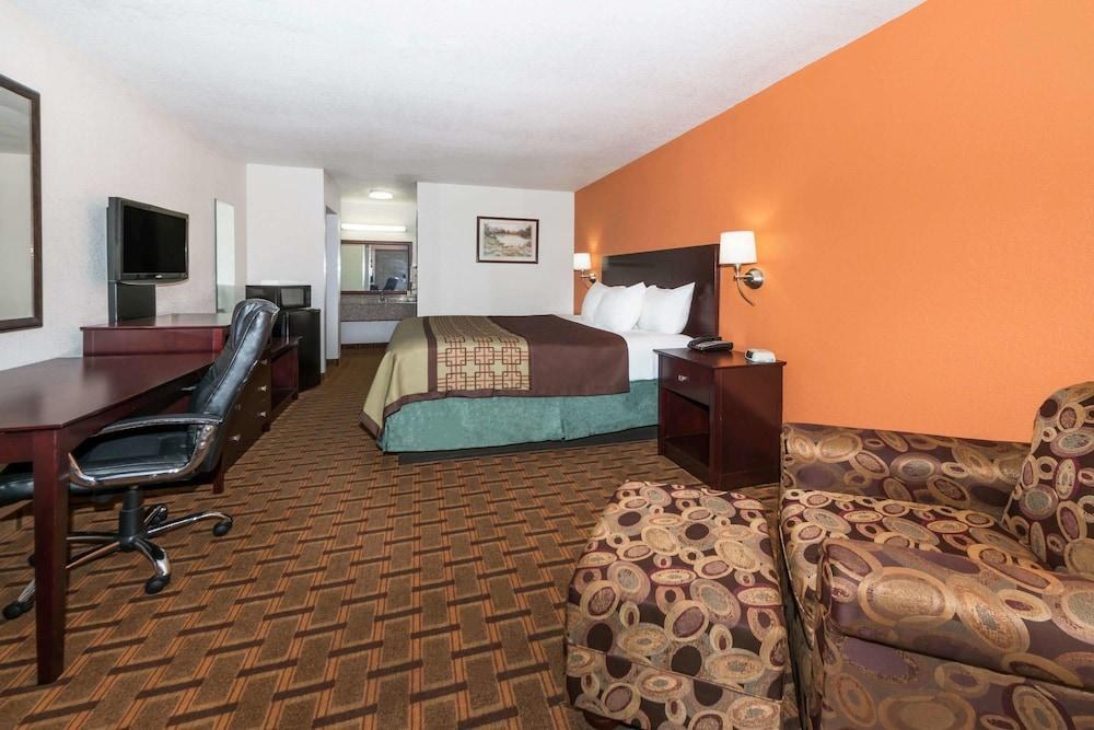DAYS INN AMARILLO - MEDICAL CENTER photo 2