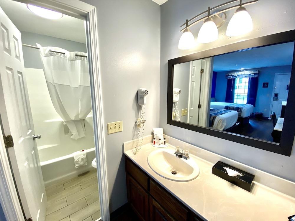 BAYMONT INN & SUITES ALBANY AT ALBANY MALL photo 3