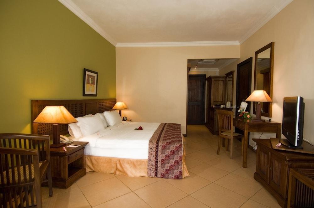 AANARI HOTEL & SPA photo 4
