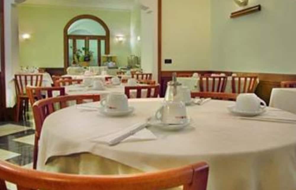 GRAND HOTEL OLYMPIC photo 2