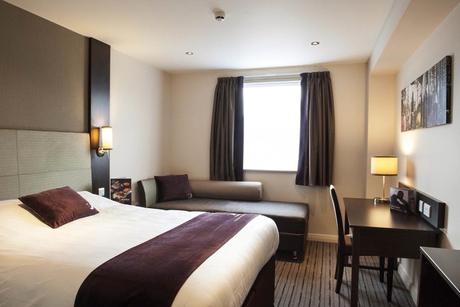 Premier Inn Premier Inn London Wimbledon South photo 3