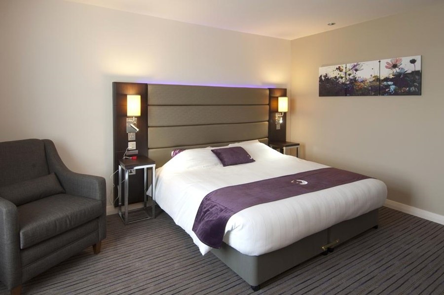 Premier Inn Premier Inn London Wimbledon South photo 4