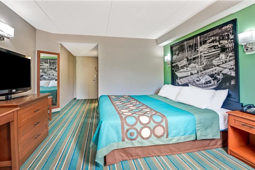SUPER 8 BY WYNDHAM TORONTO EAST photo 2