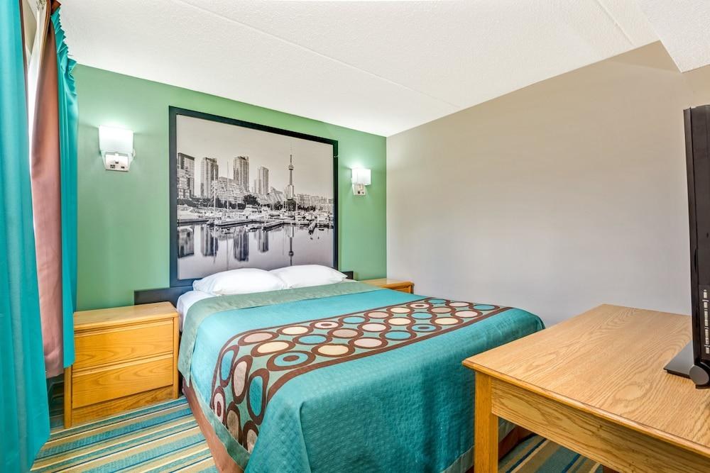 SUPER 8 BY WYNDHAM TORONTO EAST photo 3