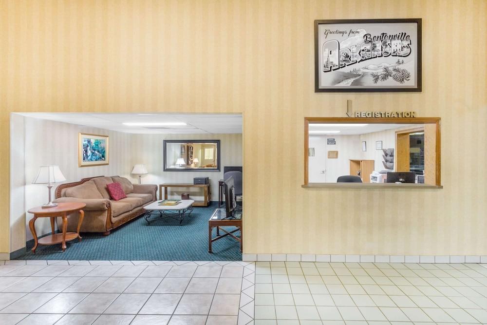 SUPER 8 BENTONVILLE photo 3