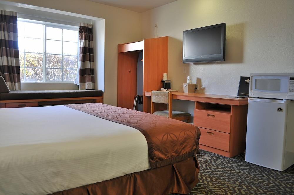 MICROTEL INN & SUITES BY WYNDHAM SALT LAKE CITY AI photo 3