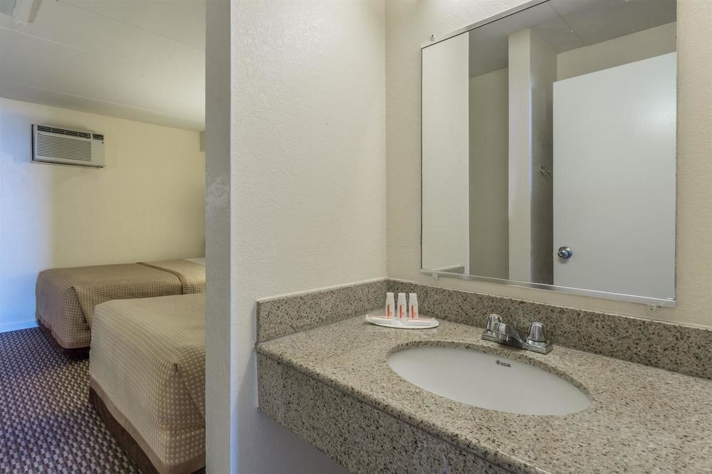 TRAVELODGE SUITES VIRGINIA BEACH OCEANFRONT