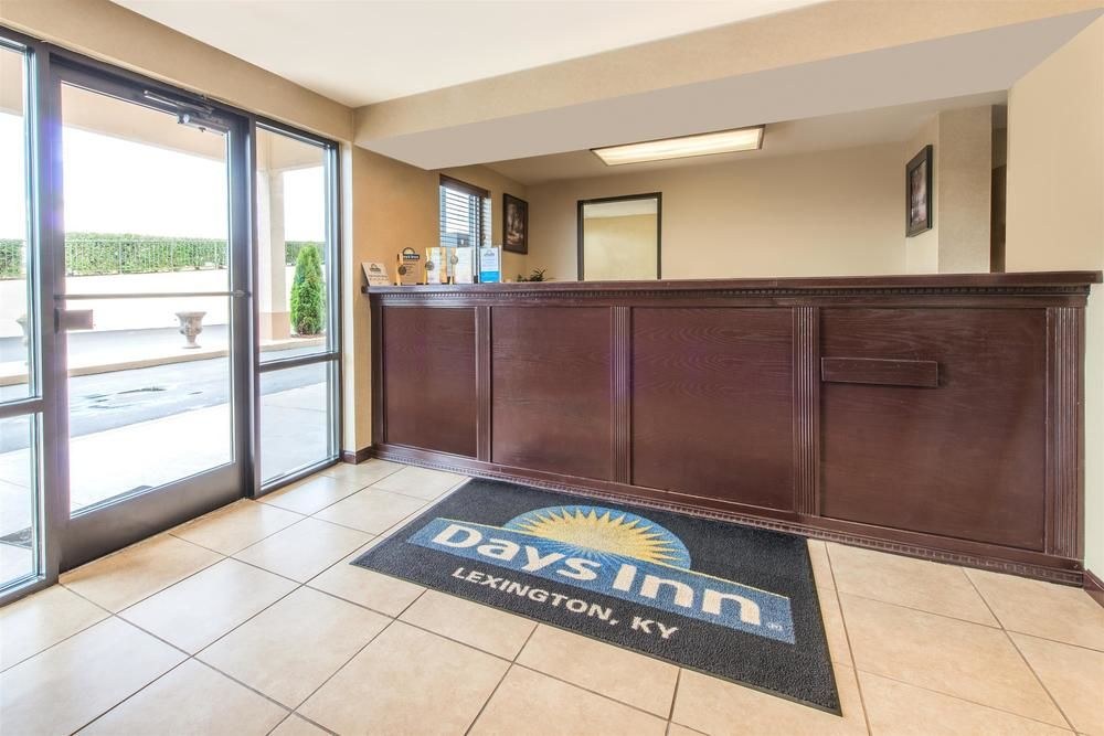 DAYS INN LEXINGTON SOUTHEAST photo 1