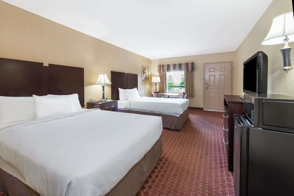 DAYS INN LEXINGTON SOUTHEAST photo 4
