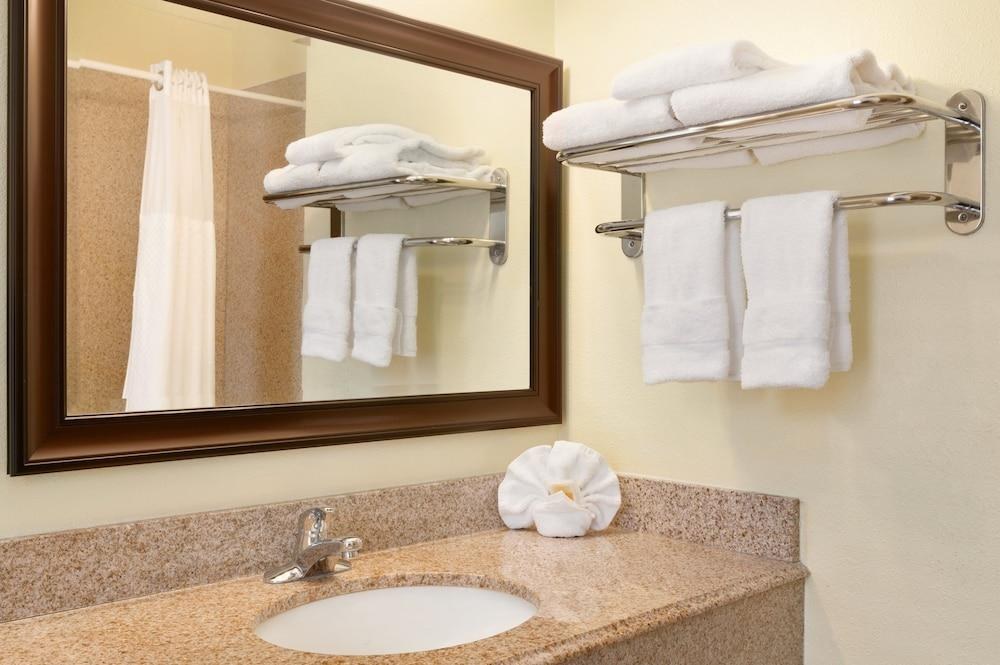 DAYS INN AUSTIN/UNIVERSITY/DOWNTOWN photo 2