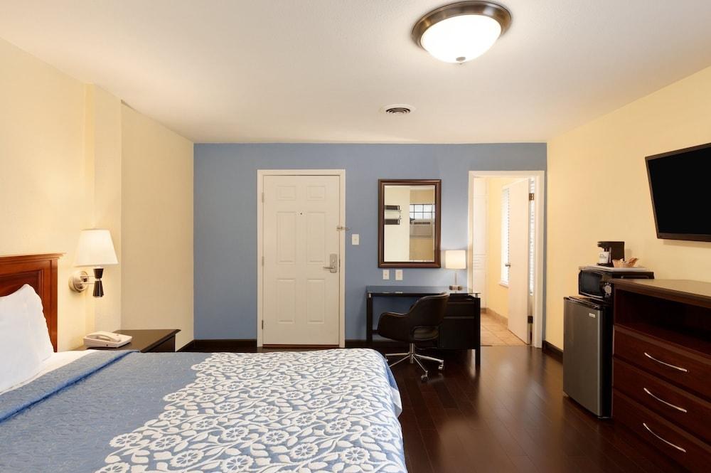 DAYS INN AUSTIN/UNIVERSITY/DOWNTOWN photo 3